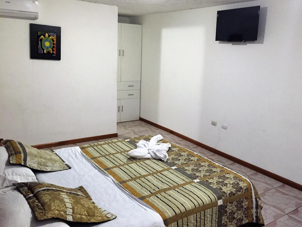 Hostal Muyuyo Puerto Ayora  Kültér fotó