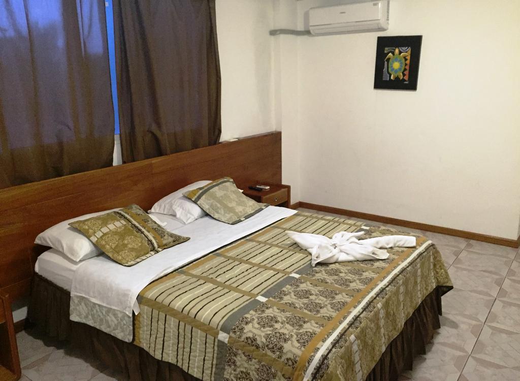 Hostal Muyuyo Puerto Ayora  Kültér fotó